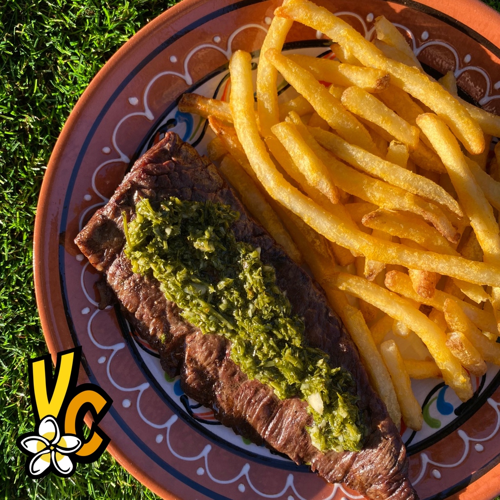 vigoroncacao's tweet photo. Happy Friday! 🔥

#chimichurri #chimichurrisauce #chimichurritradicion #chimichurriartesanal #chimichurristeak #chimichurrichicken #chimichurripicante #chimipicante #homemadechimichurri #nicaraguanfood #madeinnicaragua https://t.co/Otws8sDb70