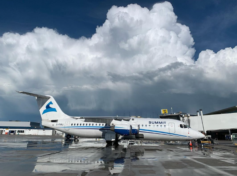 Fly_SummitAir's tweet photo. The mighty RJ! Ready for takeoff from YYC (Calgary)
๐ธ : @yyccramper
#LifeAtSummitAir #SummitAir #AvroRJ #Calgary #YYC https://t.co/y8mgxqZ32q