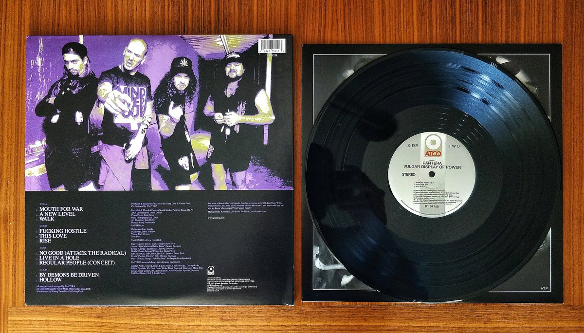 leevcleef's tweet photo. 💥💥
It was the band's second collaboration with producer #TerryDate, after having previously worked with him on their breakthrough album Cowboys from Hell (1990).
#Pantera #vinylcommunity #vinylcollection #DimebagDarrell https://t.co/0ZudFcn4GS