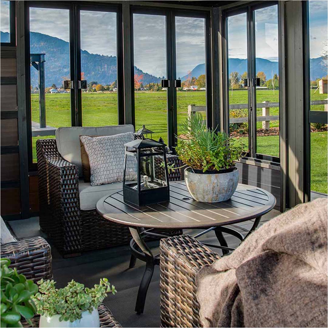 The Visscher Gazebos and Pergolas Collection combines contemporary style and design with strength and durability to create a stunning piece Canadian-made architecture. Used from only the best materials, these outdoor structures are made to last in all Canadian seasons.