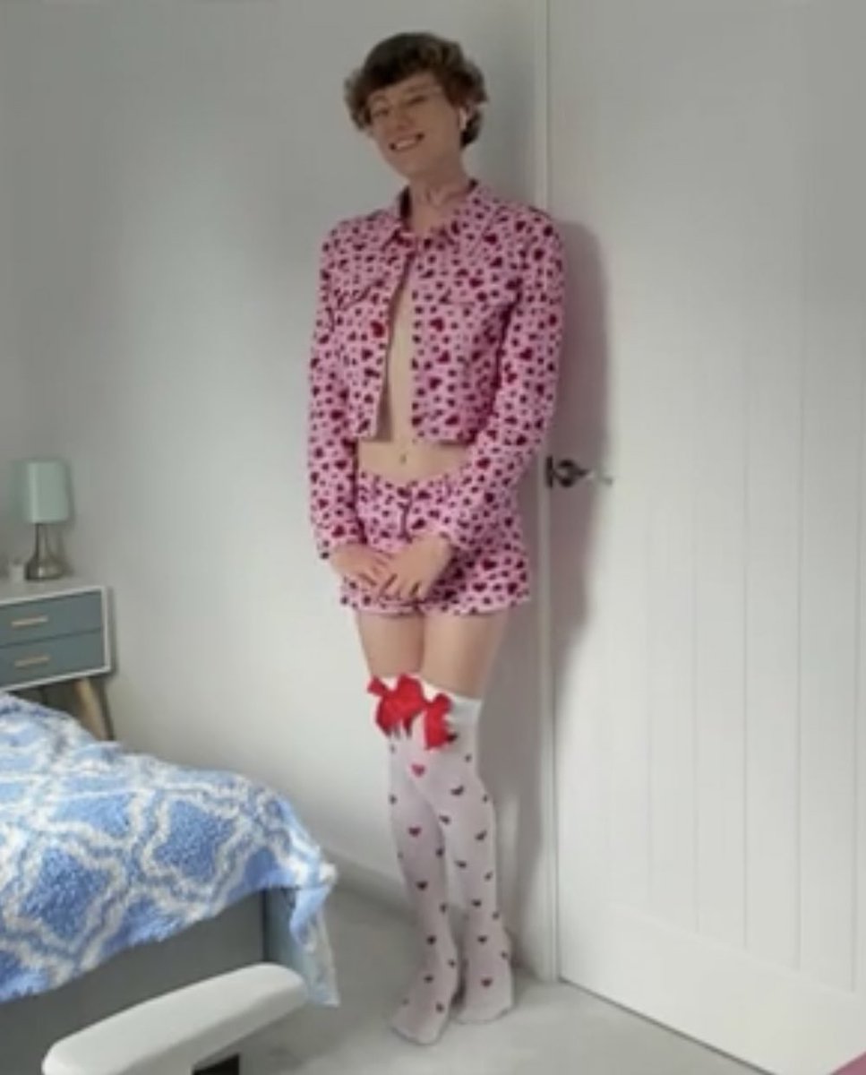 IsakV2121's tweet photo. Rourke💎👑 is the most beautiful #femboy. He’s so pretty. 😍💖😍💖 Go follow him in all his platforms. 🔗 https://t.co/3f2dPi3PHR Go and join his #twitch stream now. I’m gifting subs!#TEAMRourke
#WeLoveRourke
#RourkeTime
#RourkesAdventures https://t.co/4cmHkD6AEi