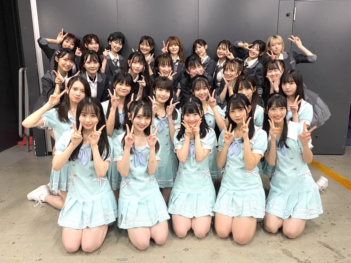 Yahoo!オークション - AKB48 板野友美 チームサプライズ 生写真
