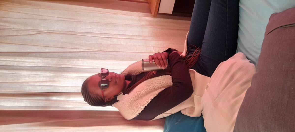 iamarose96's tweet photo. Nda stressa as i wait for "I'm outside" https://t.co/nQLKoOp42r