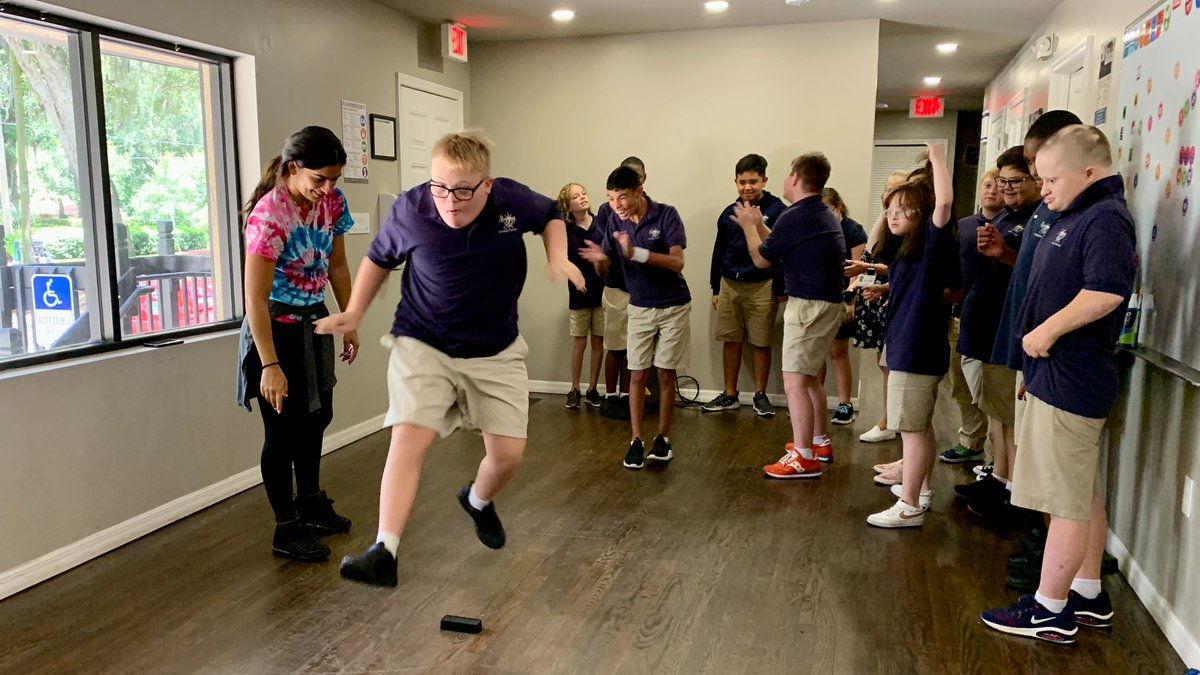 MSCatholicOrl's tweet photo. We're jumping into the weekend! Our middle school students got to practice their leaps during dance therapy. https://t.co/vqarqCurWD