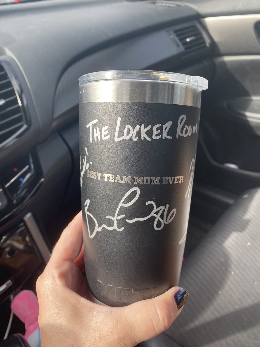 Thank you <a href="/HometeamBleak/">HometeamBrandonLeak</a> <a href="/BFinn86/">Brian Finneran</a> for your kindness to my wife this morning by signing her yeti <a href="/680TheFan/">680 The Fan</a> #teamnagel