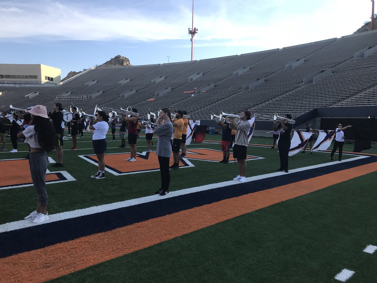 CBS4Photogs's tweet photo. Everyone is getting ready, are you going to the game tomorrow? https://t.co/Lossv1Ofxc