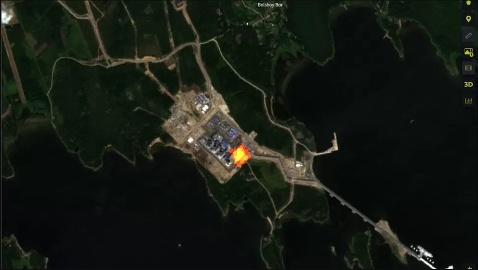 🚨🧵 Putin's #Russia is killing the planet by burning off straight into the atmosphere 4.34 million cubic metres (153M ft3) of gas daily at a new liquefied natural gas (LNG) plant in Portovaya, northwest of St. Petersburg, next to Finland. - BBC.
This is environmental terrorism.