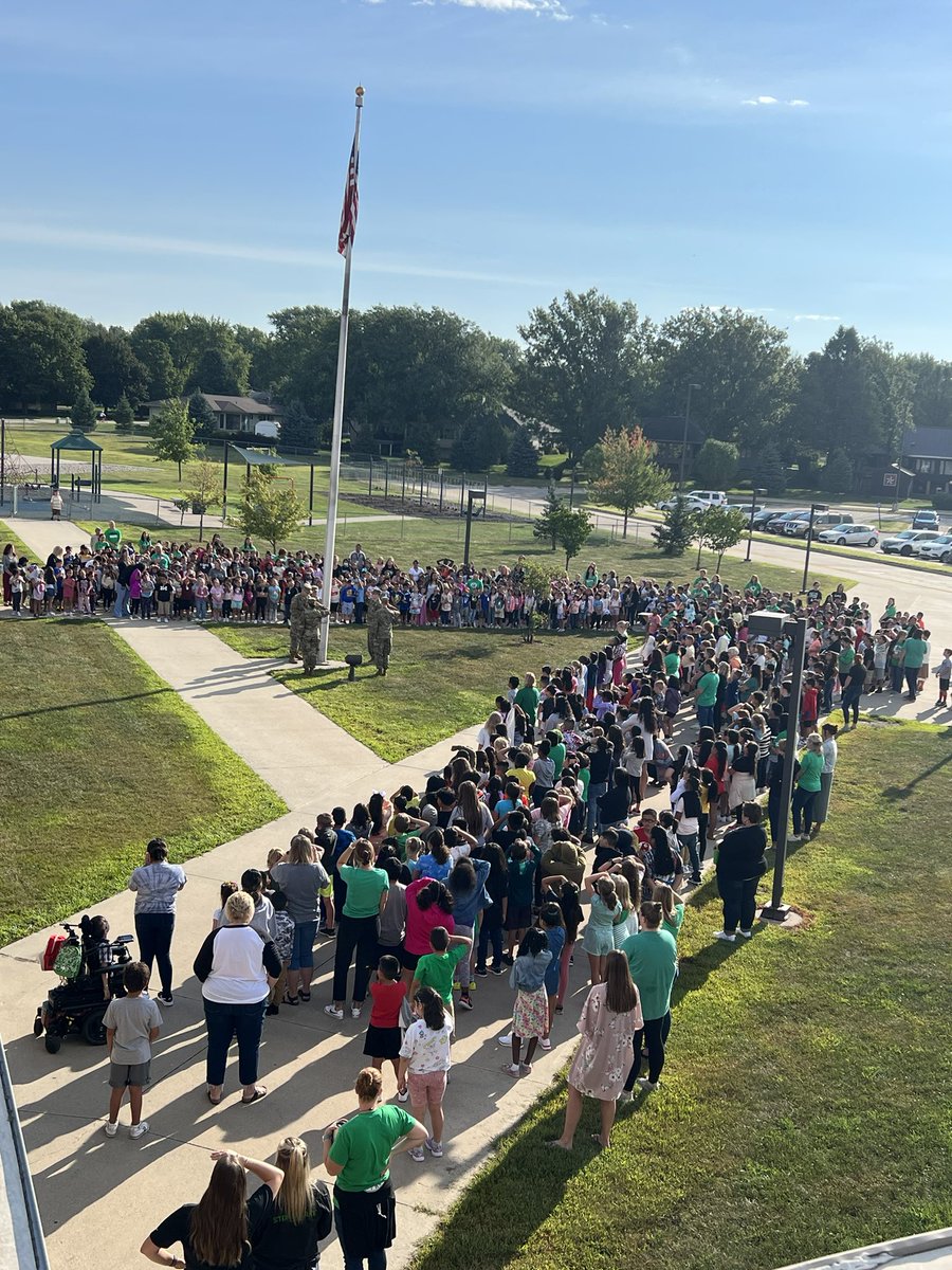 🌪💚SLES kicking off their first full day of school!! #WeCanHaveItAll