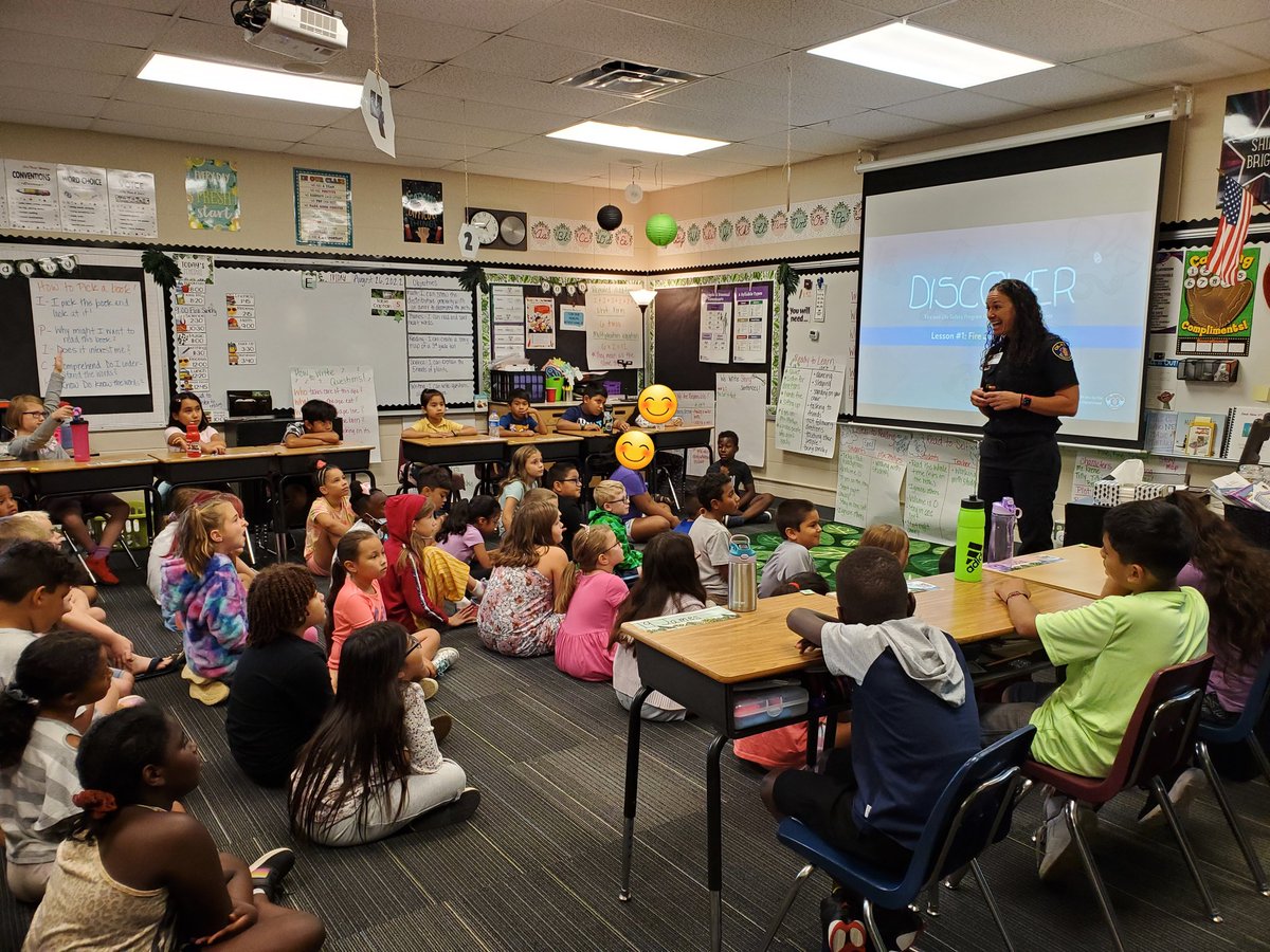 RachelP0121's tweet photo. 3rd grade is excited to start our Fire Safety lessons today! 

@RocketsRR @OlatheFire #opsfortheirfuture #firesafety https://t.co/6aWuKTyUhs