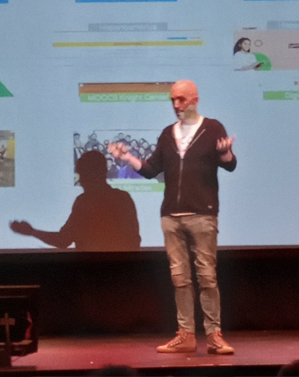 AdrianPino22's tweet photo. Ahora en #MediaParty @jmlucero de @GoogleNewsInit repasa las.axxiones del gigante digital con periodistas. Gran oportunidad de impulsar programas y acciones de #Amidi #alfabetizacionMediatica para @DesconfioA https://t.co/LPBrZVBW8w