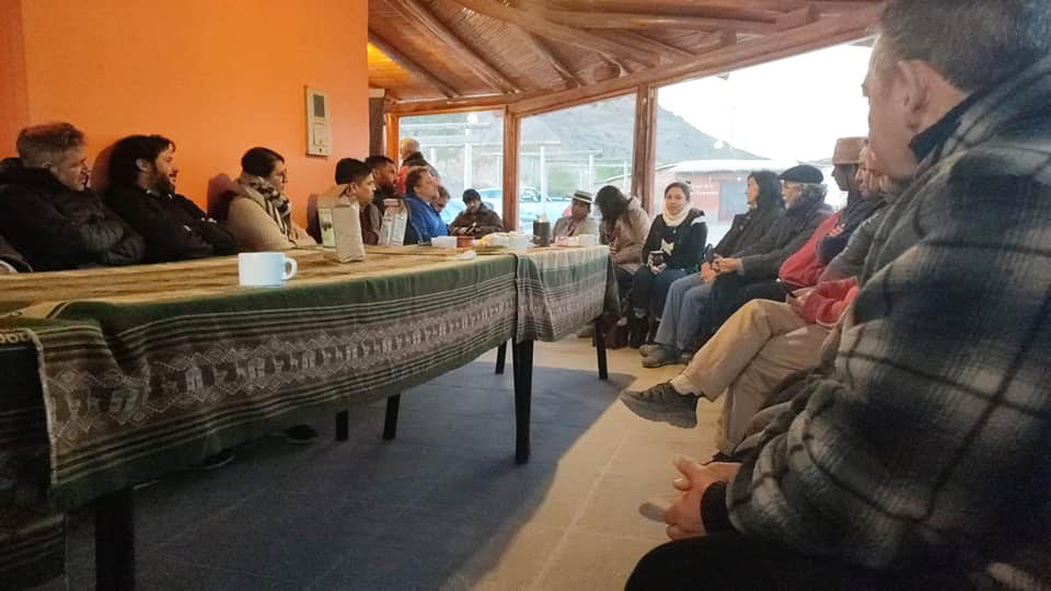 cauqueva's tweet photo. Exitoso 2° Encuentro de la región NOA de la Red de Alimentos Cooperativos en CAUQUEVA
Con más de 70 representantes de instituciones, cooperativas y de otras organizaciones del sector campesino e indígena y de la economía popular de 7 provincias argentinas https://t.co/ah3wGyhH8S https://t.co/7nQ2VGOJ9c