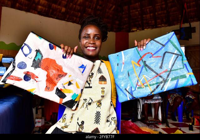 RXRadioUG's tweet photo. How can young people start their desired businesses in spite of limited capital?
#CampusZone with Doreen Kanyesigye | Faith Aweko | @aweko_faith Saturdays 10AM-11AM on @RXRadioUG
Listen to #RXRadio via: https://t.co/hxw2Io1r8A | https://t.co/Ju3iSAa8TV https://t.co/FlTVRgUcry