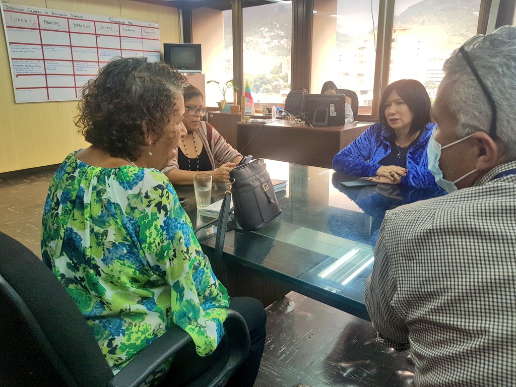 #25Agosto Mesa Técnica  de Idioma con la Doc. de Inglés Belkis Blanco, Juntos Por la Educacion del Futuro.
.
<a href="/NicolasMaduro/">Nicolás Maduro</a>
<a href="/_LaAvanzadora/">Yelitze Santaella</a>
<a href="/ViceIP/">VEIP</a>
<a href="/gtorodelara/">Gisela Toro Hernández</a>
<a href="/NorisSotoF/">Noris Marianela Soto</a>
@MPPEDUCACION
<a href="/veip/">Veip</a> 
.
.
#SerDiferenteEsAlgoComun
#Venezuela
#EducarEsAmar
#JuntosPorLaEducacionDelFuturo