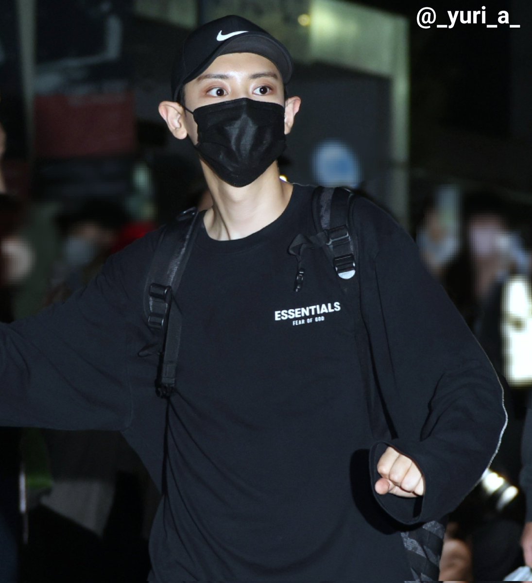 _yuri_a_'s tweet photo. 220826 블루헬멧 메이사의 노래 찬열 퇴근 pic https://t.co/OI60pWgXGG
