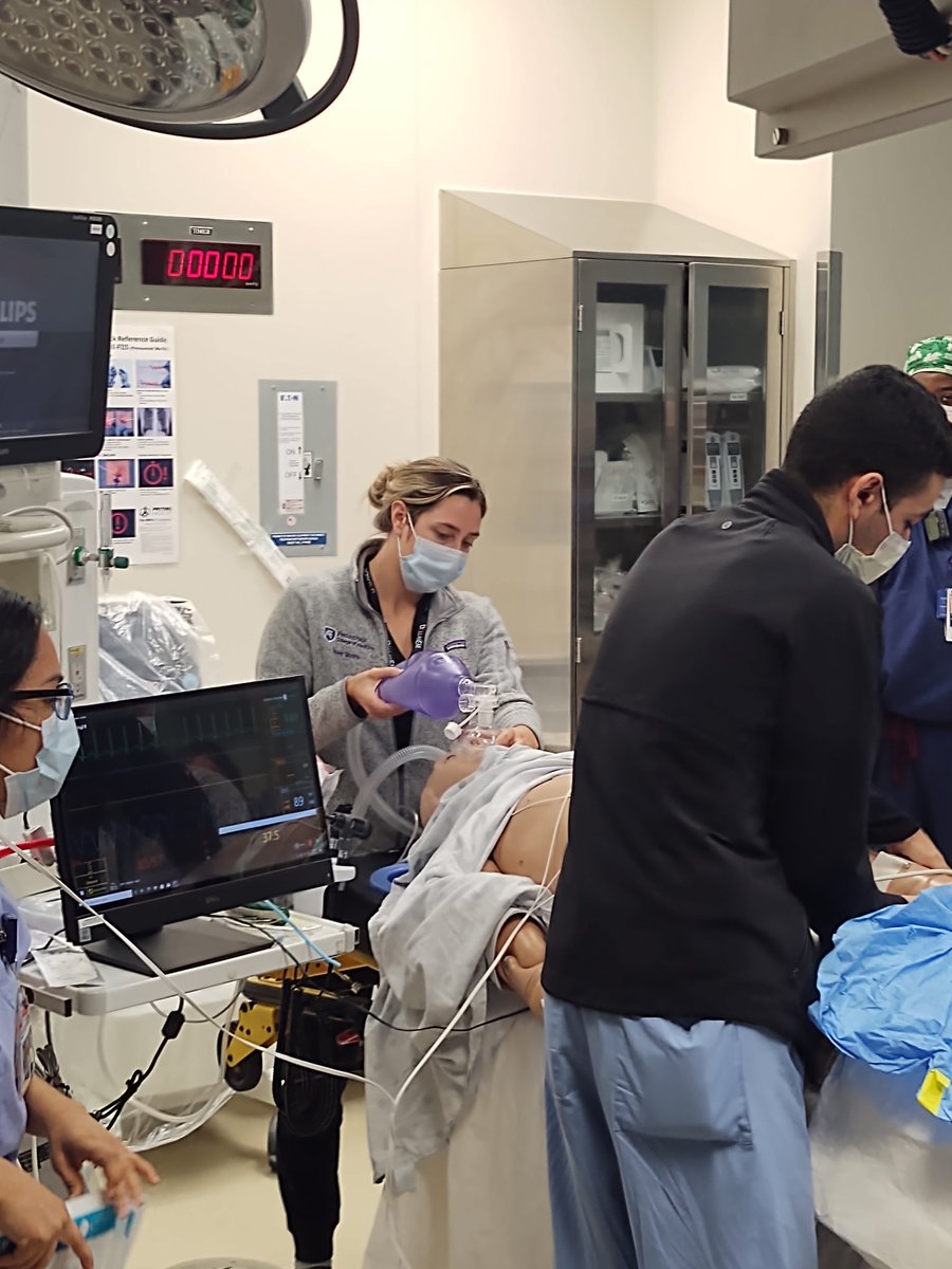 SimUtsw's tweet photo. In-insitu sims at Parkland this AM! #Simulation #education https://t.co/SuDj6byLZ4