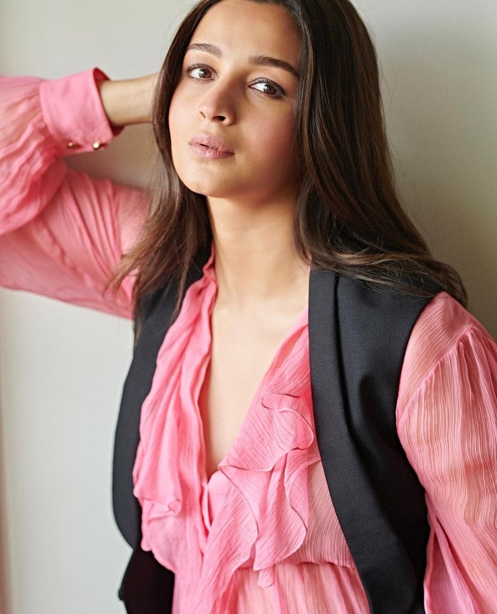 Ufff 🥵 <a href="/aliaa08/">Alia Bhatt</a>