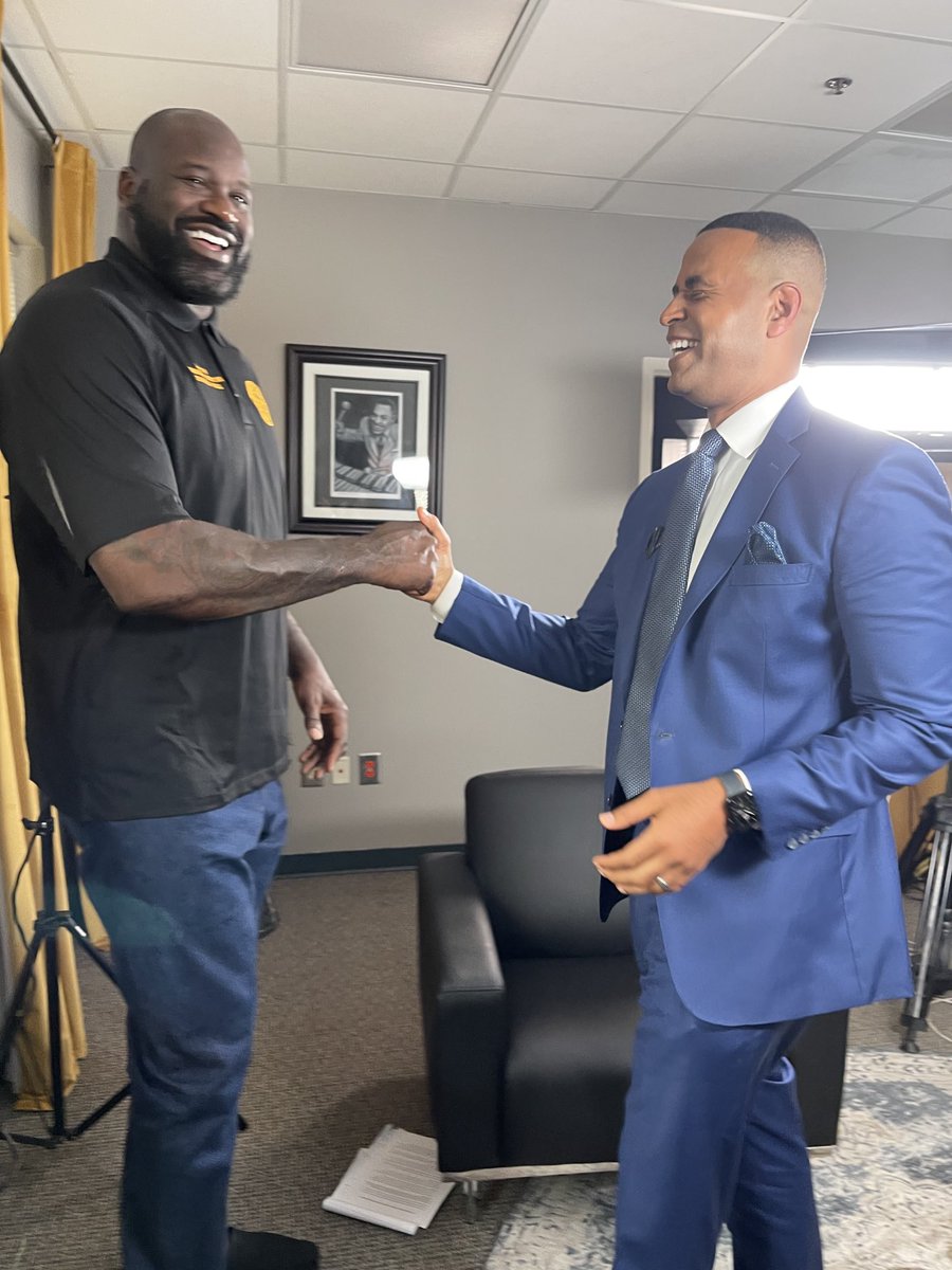 Sometimes I make the mistake of thinking I’m tall. 6’5. Ha! Then I stand next to this fantastic human being. Thanks ⁦<a href="/SHAQ/">SHAQ</a>⁩ for the great conversation and being a Georgia Game Changer. Bonus points: Can you guess what he said to get me to laugh 😂 in the second pic?