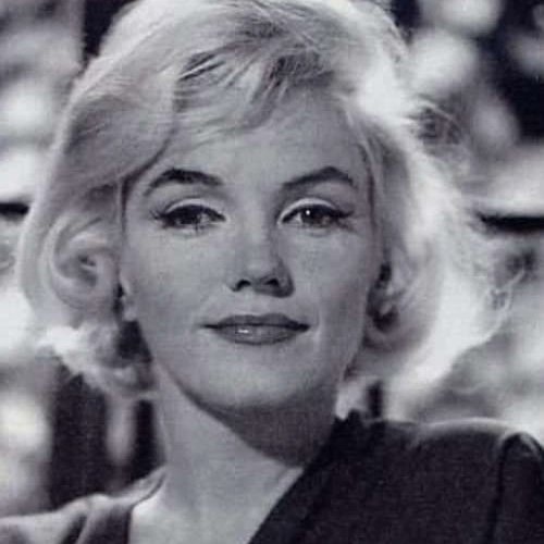 Clubpassionmar2's tweet photo. Bonne journée de vendredi.
Have a sweet Friday.
#soutienukraine #marilyn #marilynmonroe #clubpassionmarilyn #allangrant #12305fifthhelenadrive https://t.co/3EJ9KumntP