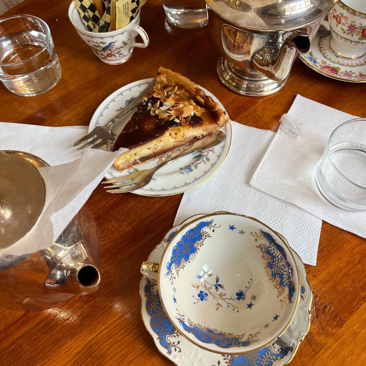 💙 jolie main et jolie tasse