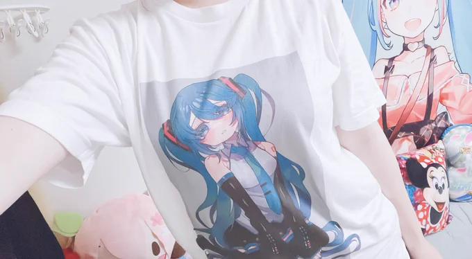 れれそふとさんのミクさんTシャツ届きました…感無量!来週のマジミラはこのTシャツで行きます 
