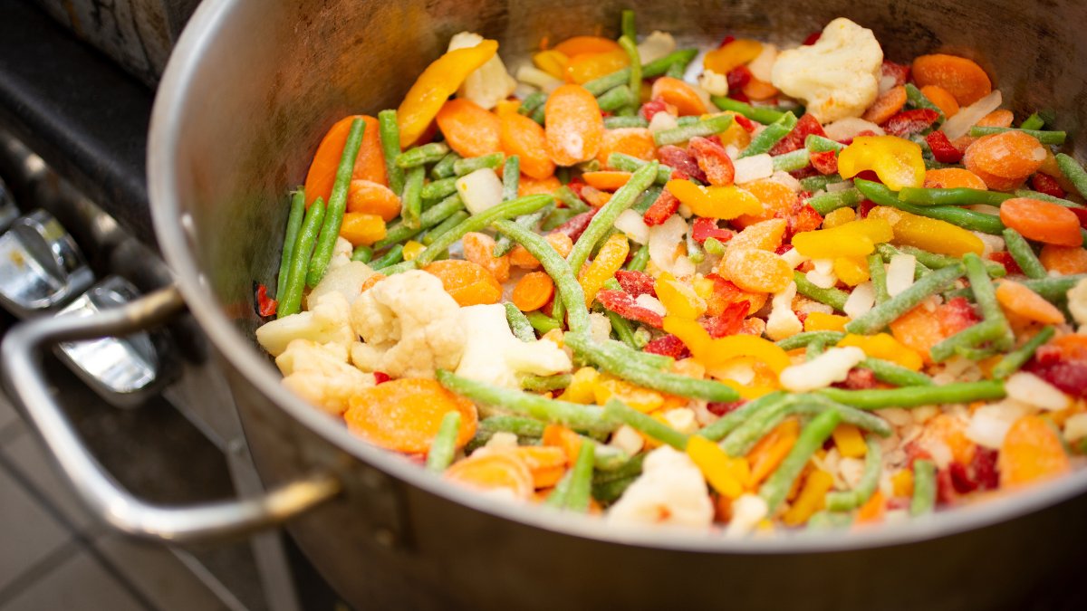 ajstuartbelfast's tweet image. We have a full range of pots to suit your needs. From small pans for everyday use, to extra large pots for bigger events. Shop online now!

#cookware #potsandpans #cookingpots