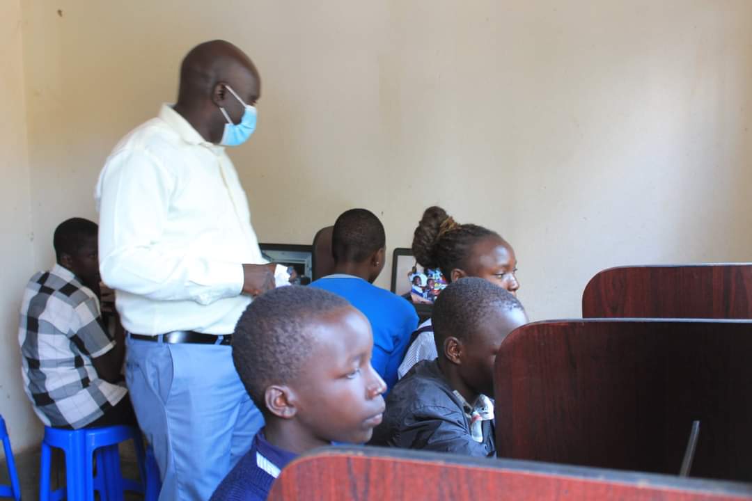 educhildug's tweet photo. The success of any project is possible by working with other stakeholders. We are grateful to the Nebbi District LC 5 Chairperson &amp; Resident District Commisiioner who launched our Computer Lab that gives free computer lessons to pupils in Nebbi.

#STEMeducation
#EducateAChild https://t.co/3qZX5J2bLC