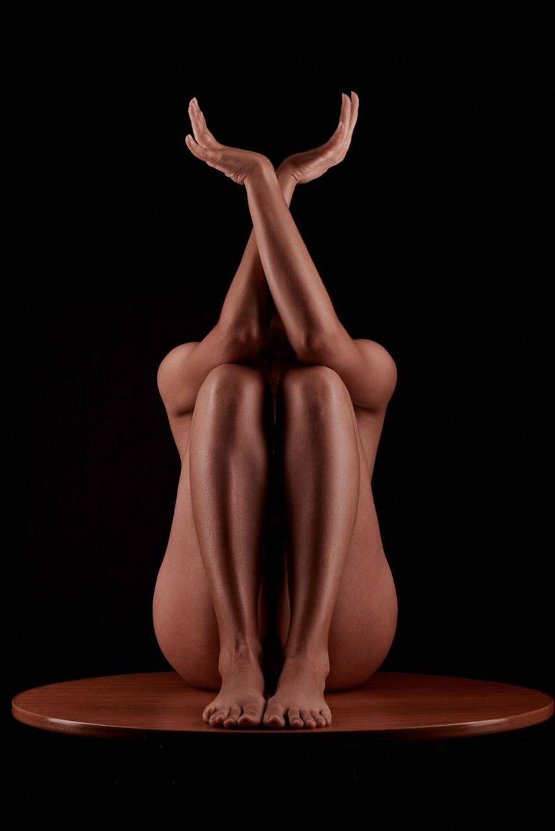 AlkudNFT's tweet photo. GM, friends!🌟

⁉️ Do you prefer maximalism or minimalism?

Good Friday to all!

#NFTCommunity #NFTs #nude #nudephoto #NFTartist #minimalism #NFTFam #woman #siluette #NFTCommmunity #NFTartwork #nft #nftsale #photography #photo #photographer #foundation https://t.co/TV539ET7Zr