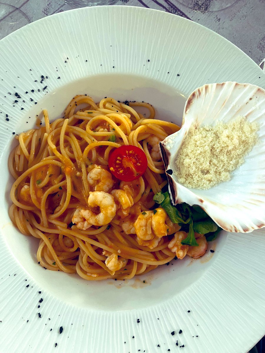 danielasteinro1's tweet photo. Authentic #croatian #food #foodporn #croatia @DanielSteinrode @RogoznicaTB @Croatia_hr #pasta #seafood #tomatoes #Essen #Genuss #Enjoy #enjoylife #shrimps #blitva #seaside #Coast #dalmacia #dalmatien https://t.co/yNdCQepNNw