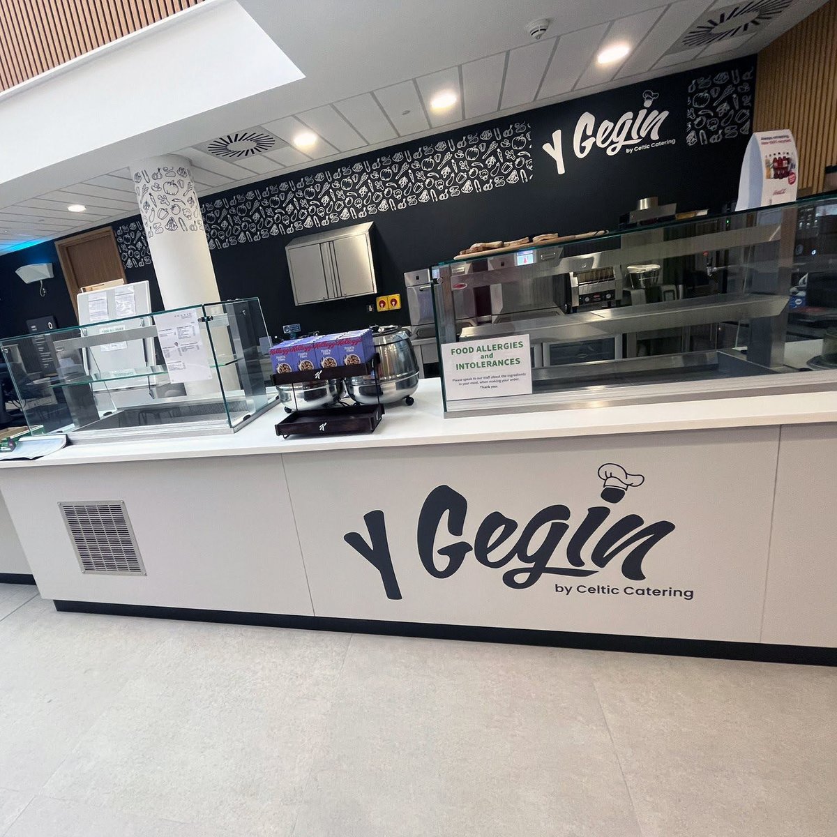 MorgansConsult's tweet photo. We helped spruce up the Gwent Police HQ's Canteen with some vinyl graphics & branding π π₯ π π₯ π°
#brandimplementation #signage #signs #businesssigns #businesssignage #cardiff #wales #walessigns #vinyl #vinylgraphics #headquarters https://t.co/HwAOJCxWlX