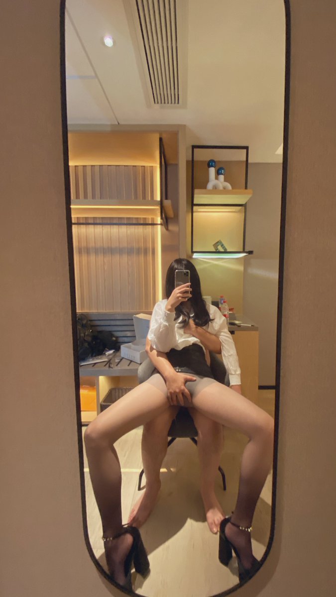 人形按摩椅

#女装子 #女裝子 #男の娘 #crossdress #Sissy #伪娘 #偽娘 https://t.co/QQzoETZnhi