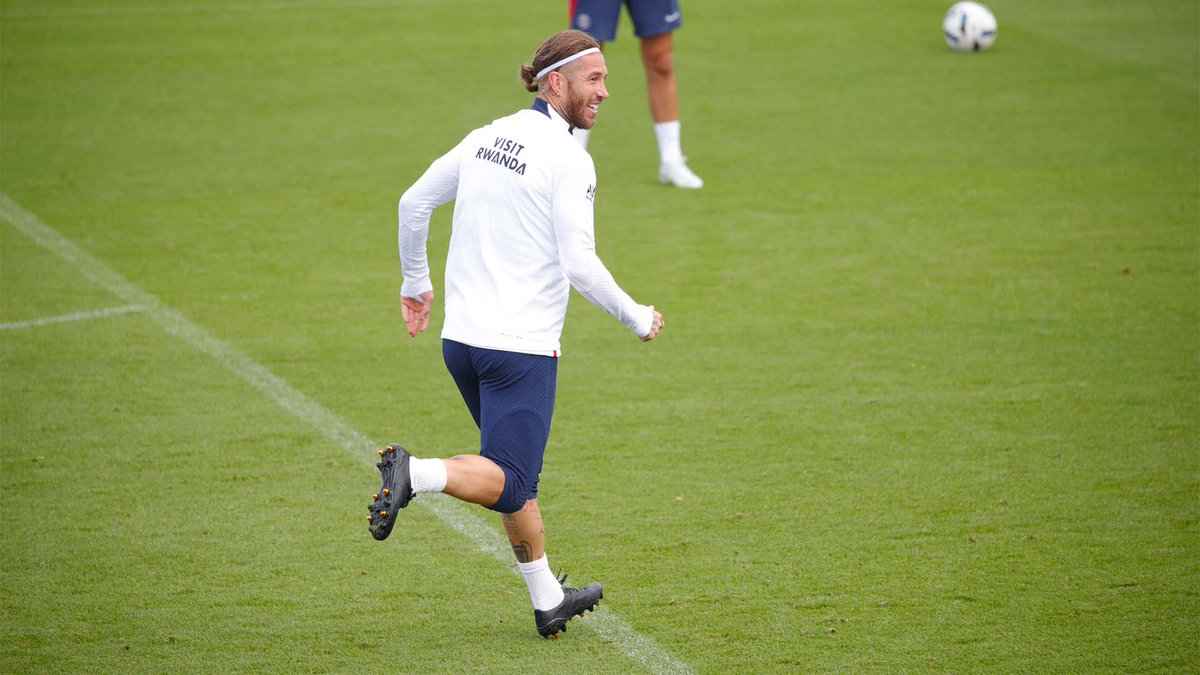 PSG_inside's tweet photo. ⚽️🔴🔵

🔜 #PSGASM https://t.co/XzJgUGBz0G