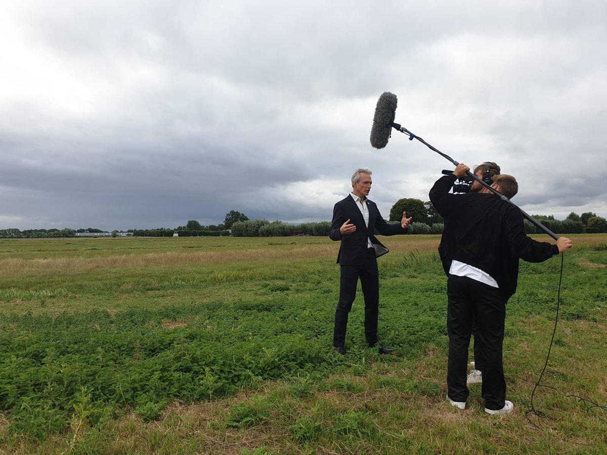 berendpotjer's tweet photo. Zuid-Holland heeft veel weiland en had veel weidevogels. Die willen we terug, daarom realiseert @zuid_holland met partners weidevogelgebieden, zoals hier in de Zuidpolder bij @PijnackerNootdp. 
Meer weten, kijk de serie #vogelvrij op @omroepwest! 
#vogelvlucht #biodiversiteit https://t.co/dxb7VEbvgp