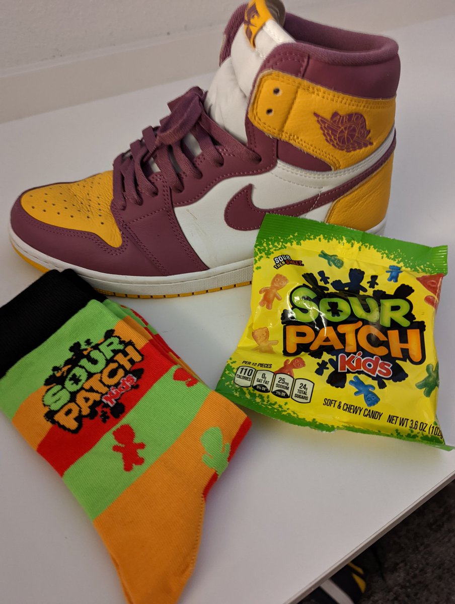 Mr_JohnsonPES's tweet photo. Had to end the work week with some heat🔥🔥🔥. S/o to @SourPatchKids for today's 🧦 game #Crazysocks #FreshKickFriday https://t.co/tY3PXMFlBx