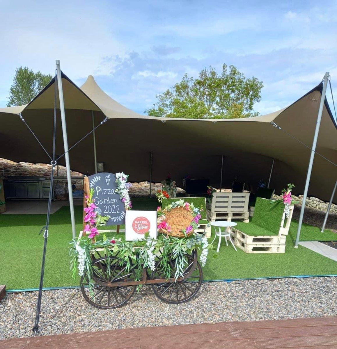 BornScotland's tweet photo. Our beautiful pizza garden at Born In Scotland Lanton Mill closes for the season on Tuesday 30th August at 5pm. If you want to enjoy the classic Italian treat with a stunning view, get yourself down before then 🍕🍦🍺☀️ #rundontwalk #borninscotland #lantonmill #scottishborders https://t.co/aoNsc7l3Kp