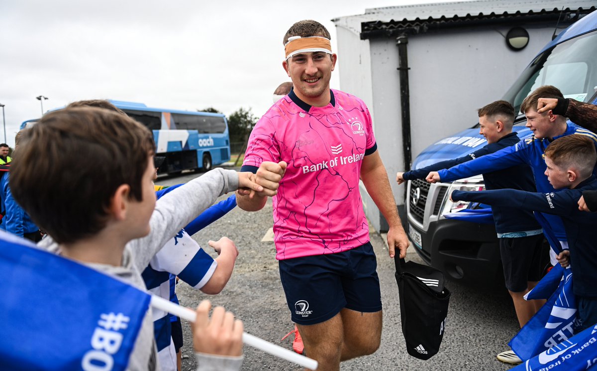 leinsterrugby's tweet photo. ๐ต | A great welcome this morning at @AthyRFC for the lads!
A lot of excitement for their own clubman, @martinmoloney23!
#LeinsterRugby #12CountyTour https://t.co/CBfUupf1EL