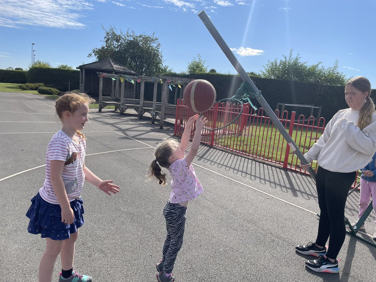 coachgunnbball's tweet photo. #FridayChallenges to start the day here at Harrogate Summer Holidays 2022 Multi Sports &amp; Activity Days at @StRobertsHG1 @theBWCAT 💪 https://t.co/y2sSCwID4v