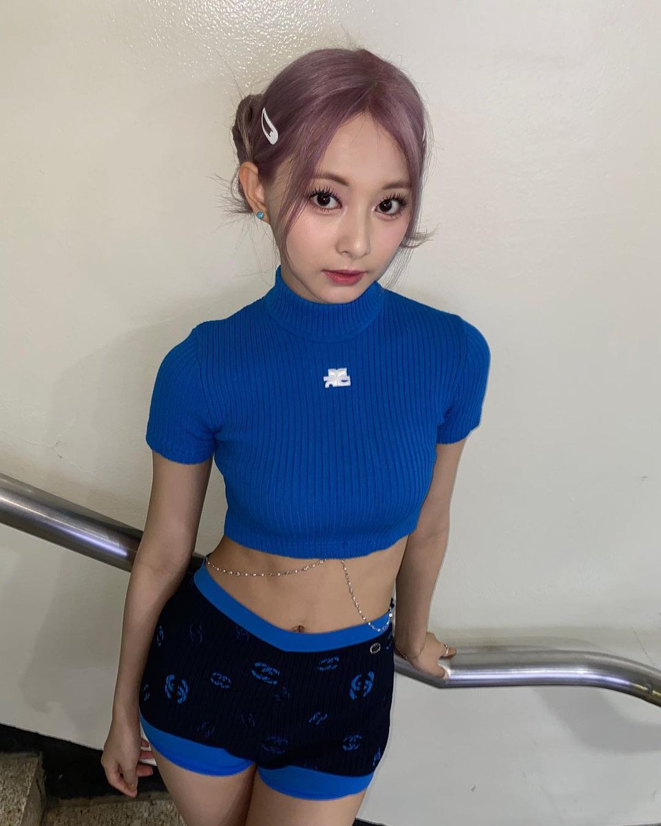 tzugram's tweet photo. (2)

#쯔위 #TZUYU  #ツウィ #周子瑜 https://t.co/4hJYAKZ3Ag