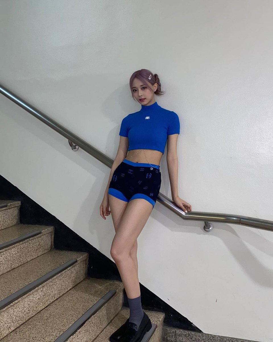 tzugram's tweet photo. (2)

#쯔위 #TZUYU  #ツウィ #周子瑜 https://t.co/4hJYAKZ3Ag