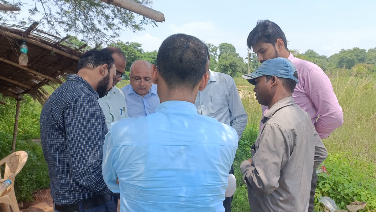 DIPA_Sambalpur's tweet photo. Visited Basantpur Industrial Estate &amp; Jamadarpali. verified the development also showed all the land patches to the new potentials investors. Also had discussions on future expansion plan of those areas. https://t.co/1hKiwWjVML