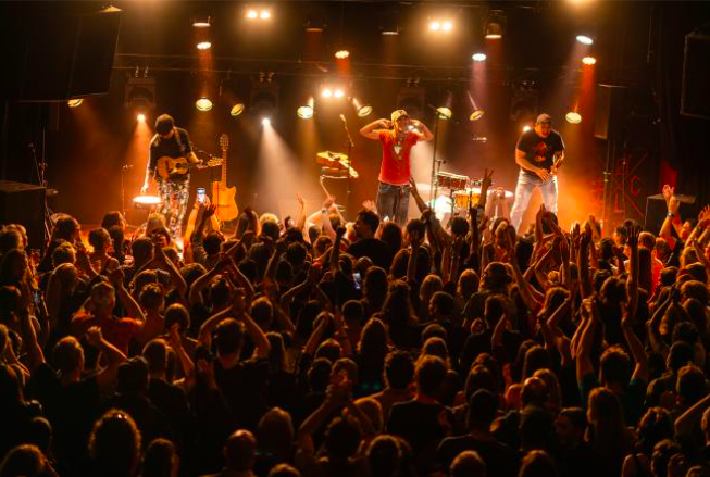 manuchao's tweet photo. Norwegian memories!!!
We love you Svartlamon !!!
Thanks to the whole Verkstedhallen team!!!!

#ManuChao #LuckySalvadori #PhilippeTeboul #Verkstedhallen #Svartlamon #Trondheim #Havet #Norway
@Verkstedhallen https://t.co/9jtwFV1fu7