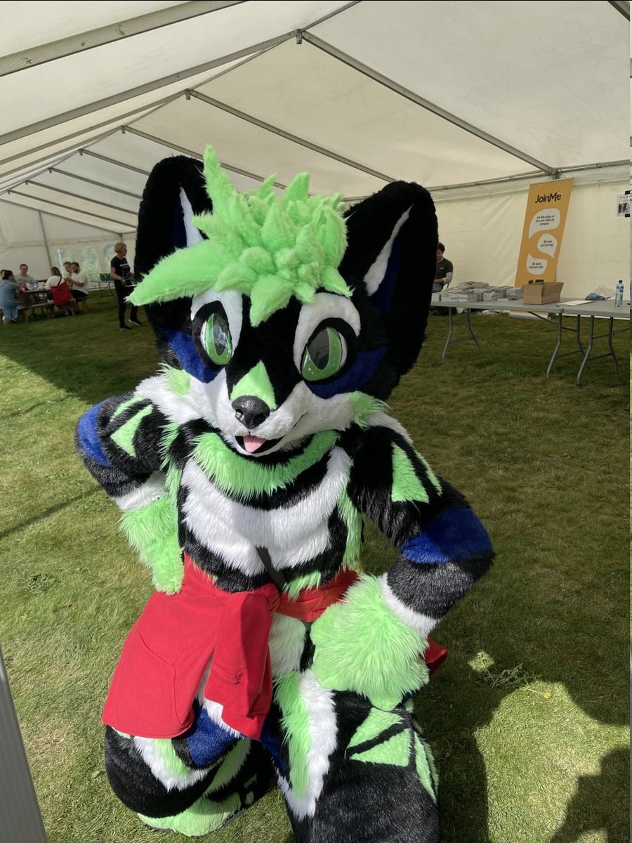 VinFurr's tweet photo. What did you say!? I'm cute!? I'll show you cute!
🧵@RSKemono
📸 Fellow student
#FursuitFriday #ntnustudent #ntnulife #furry #furryfriday #ntnu #fadder #fadderuken #fadderuka #gjvik #student #fursuit https://t.co/KG10CMNQYZ