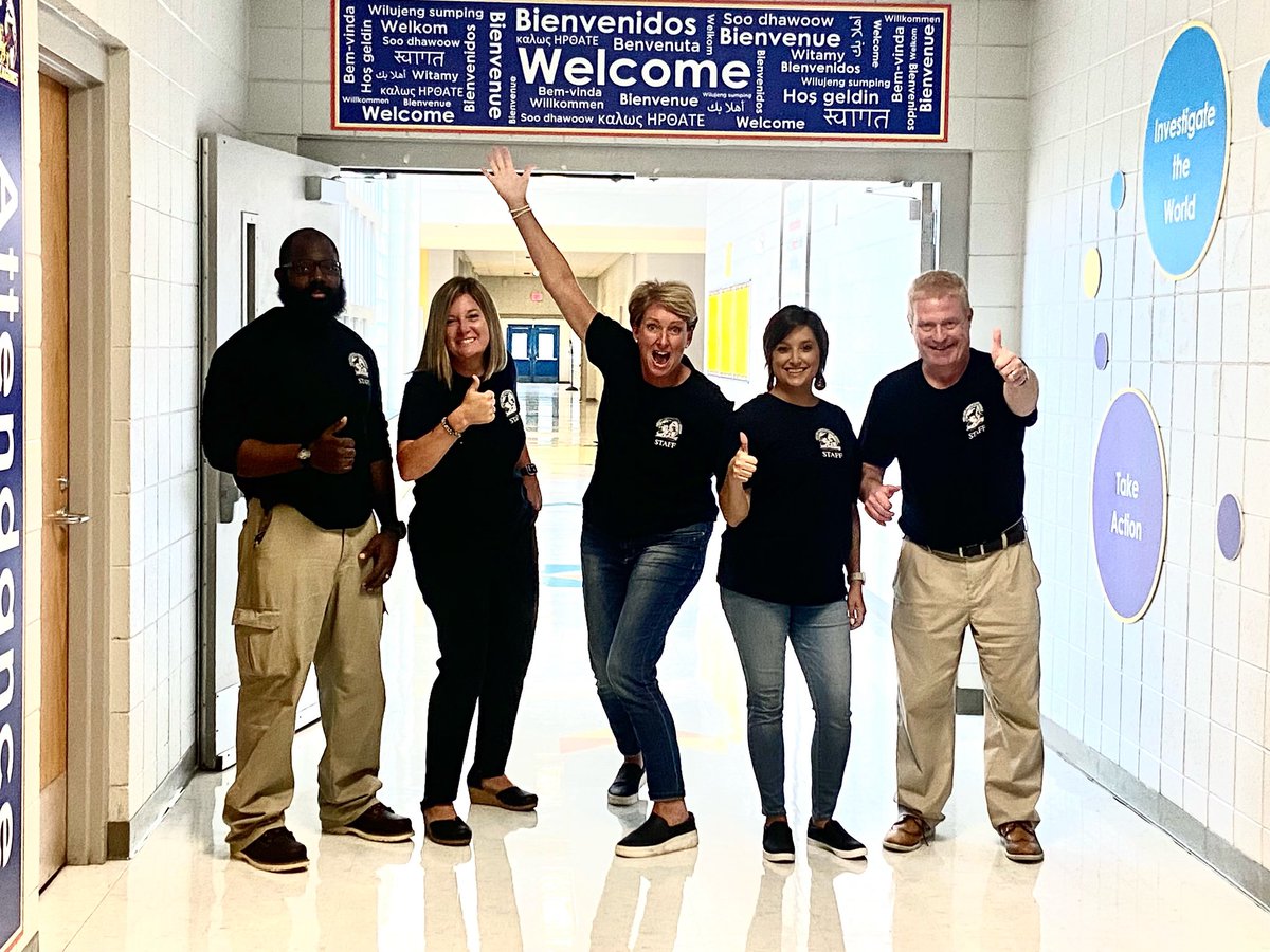 DDMMSDragons's tweet photo. Great week seeing our families back! Wonderful open house events! The @DDMMSDragons staff  is essential in creating global citizens!  Here is to a great 22-23 school year! 💙🌏🐲💛@Global_WCPSS https://t.co/ytmDYfiyiu