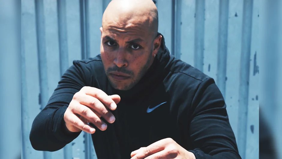 muscle_fitness's tweet image. RETIRED MMA FIGHTER, CHIHEB SOUMER IS RIGHTING FITNESS WRONGS
The founder of LA’s Fairfax Training Club takes a holistic approach for making gains.
By Vkim. Read article muscleandfitness.com/athletes-celeb… @muscleandfitness @chihebsoumer #mma #profighter