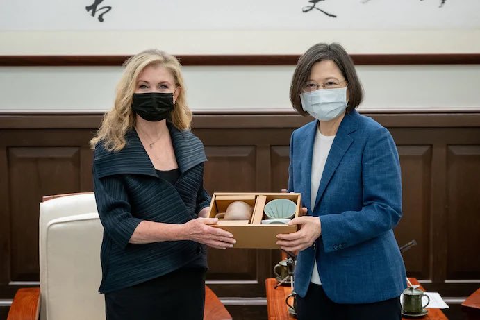 MarshaBlackburn's tweet photo. The CCP will stop at nothing to achieve global domination and destroy Taiwan’s independence.
 
That’s why I’m in Taipei to discuss ways to strengthen our relationships with @iingwen. https://t.co/mnpmdIrEZa
