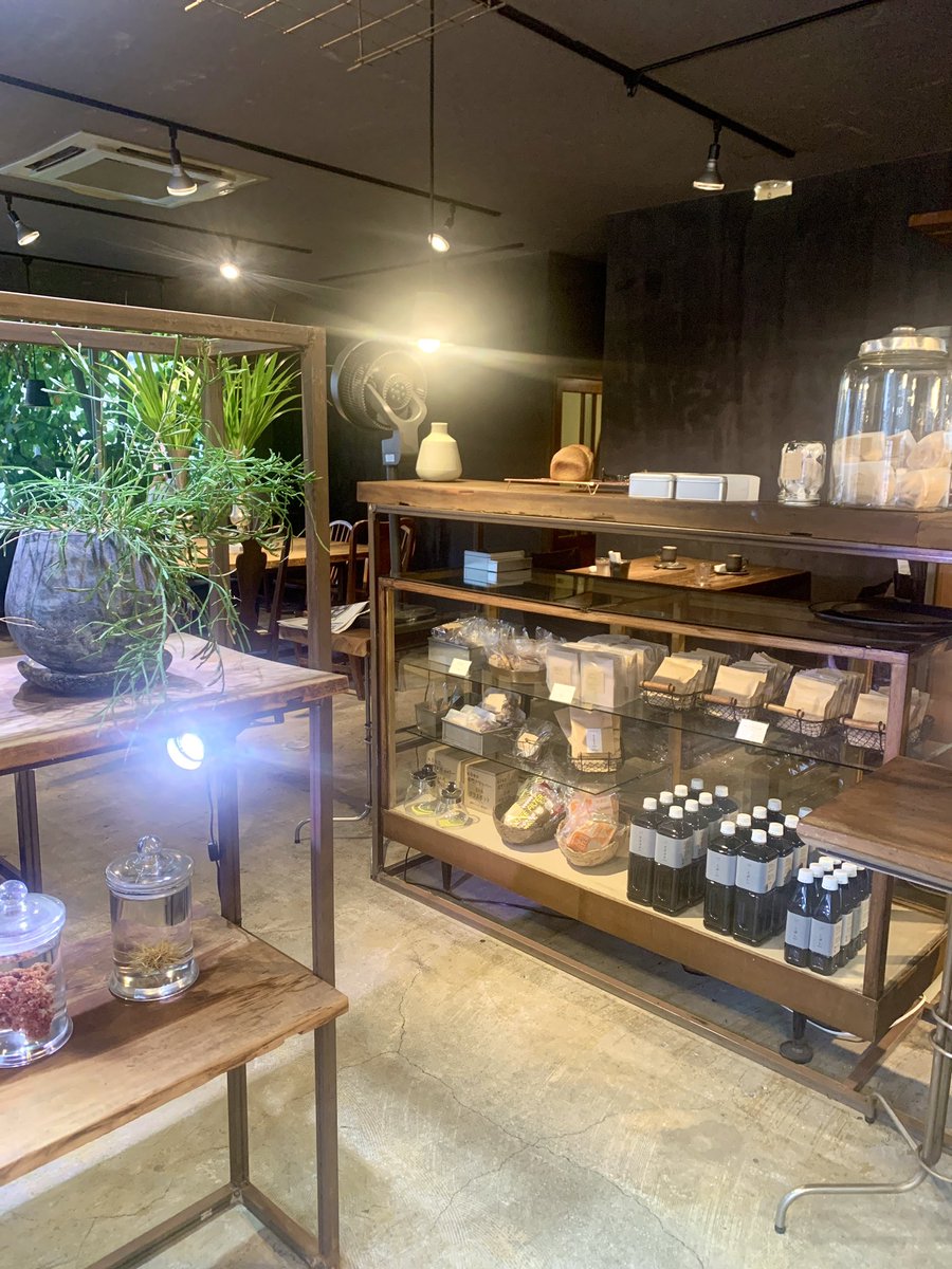 stackingnote's tweet photo. 今回は札幌のPLANT SATO COFFEE へ。暗めでしっとり系の話もできる店内。

お店の見た目とは裏腹な、どっしりとしたスイーツやお皿。
　
オリジナルのコーヒーももちろん美味しい☕️✨甘くない大人向けのコーヒー屋さんです。

#カフェ巡り
#PLANTSATOCOFFEE
#札幌カフェ https://t.co/EwFhuyacI9