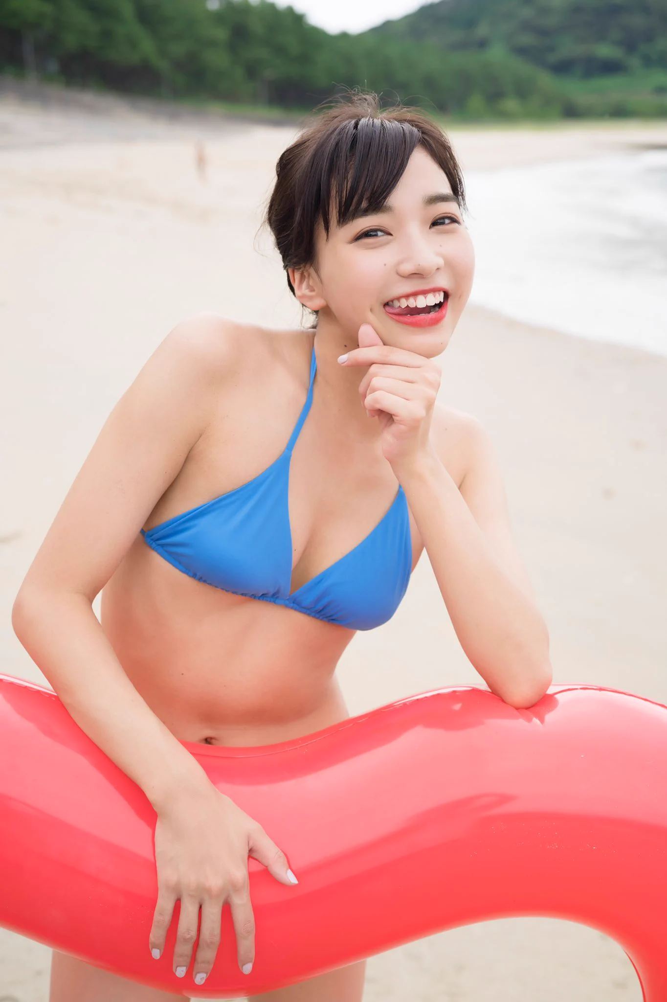坂ノ上茜1st写真集2月12日発売【公式】 on X: 