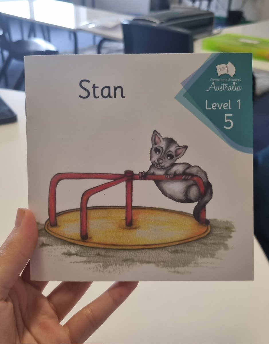 Teachers @WoodwardMadi1 <a href="/C_Mirzai/">Chantel Simon</a> were so excited as the lesson concluded with parents reading their first ever book! <a href="/AuburnNthPS/">Auburn North PS</a> we are using decodable readers to support both students AND parents in learning how to read! #ParentEnglishClasses <a href="/au_readers/">Decodable Readers Au</a> @HarmonyatAuburn