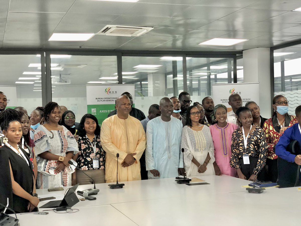 BOCS_PP2050's tweet photo. Plus d’une vingtaine de jeunes leaders africains du @yalidakar ont participé ce vendredi à un atelier pédagogique sur le #PSE, les activités et les réalisations du #BOS.
-
#senegalemergent #leadership #Afrique #yali #youngleader #senegal https://t.co/Q3MghVr8Te
