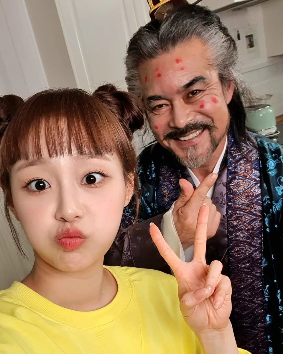 chwwuu's tweet photo. I’m with Actor Jeon Ji Hak! You might be curious of what I’m currently doing right now. Am I filming something or do I just visit him there? It’s a secret!🤫 https://t.co/WMm3hx2J9e