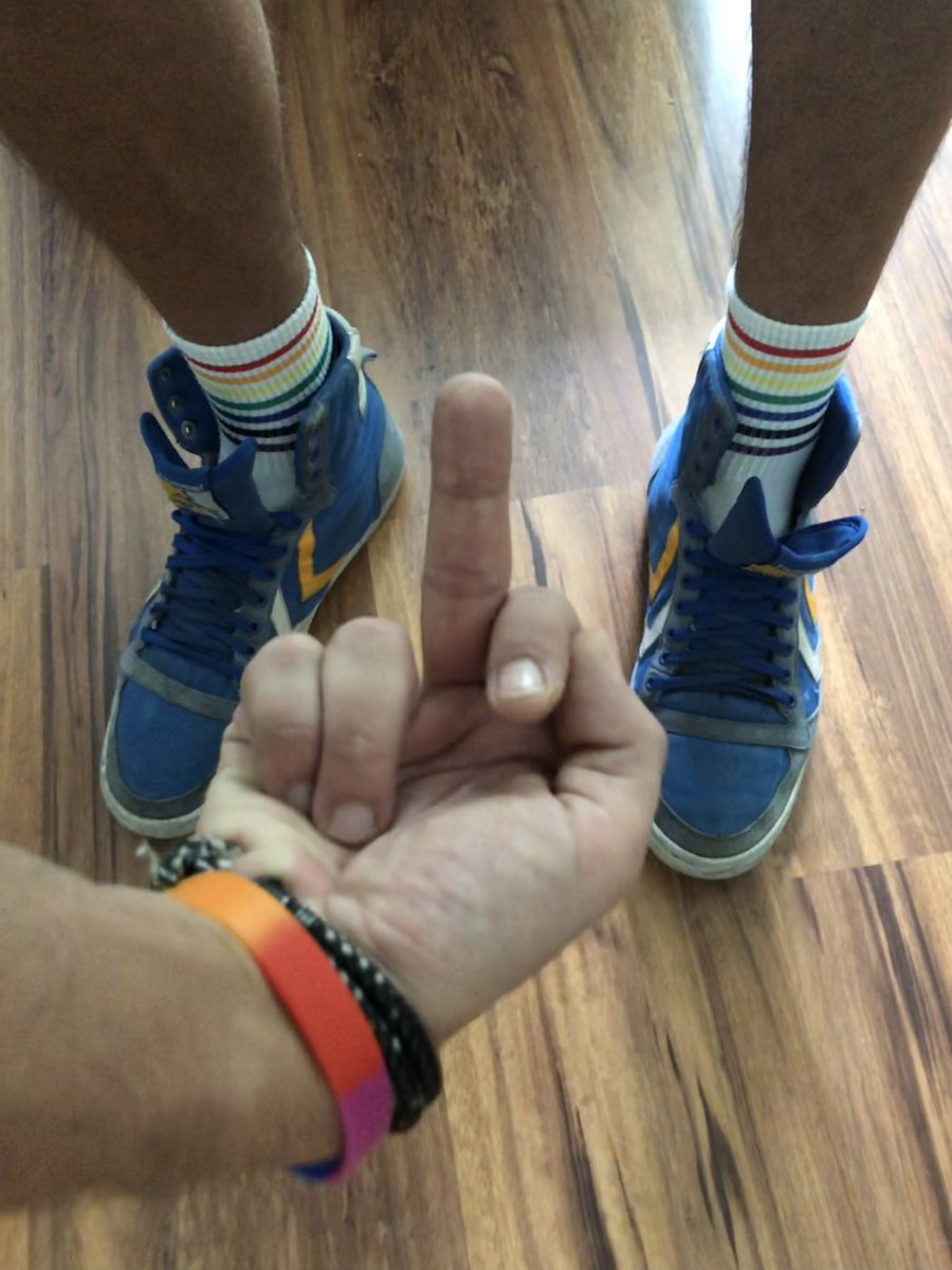 KlausTrophobie7's tweet photo. Auf VERSCHWULUNGSMISSION 🏳️‍🌈😌.

I bims der Schreck aller homohober Eltern and I love it 👻🦄

#TransRightsAreHumanRights 
#Gay4ever https://t.co/1BmjwsJkYA